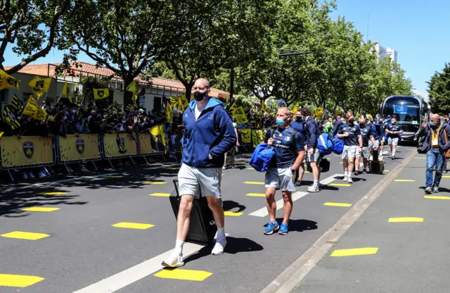 Leinster arrive at La Rochelle