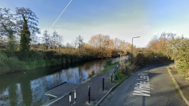 Dearne and Dove Canal between Swinton and Mexborough