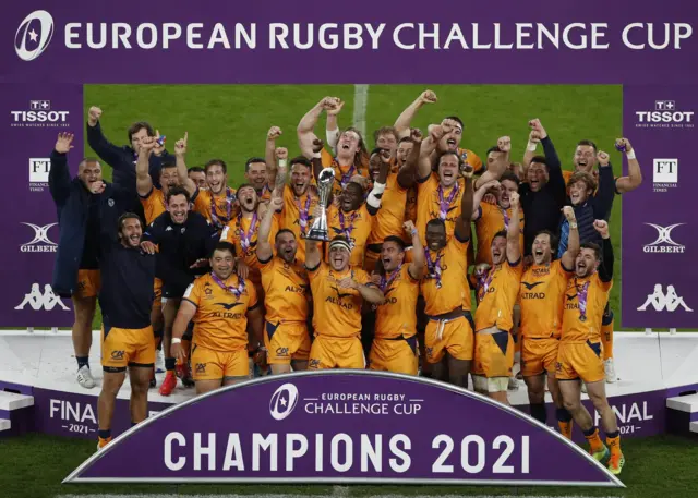 Montpellier lift the Challenge Cup