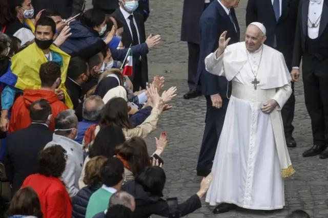 Pope Francis waves to crowds in Vatican City, 19 May 2021