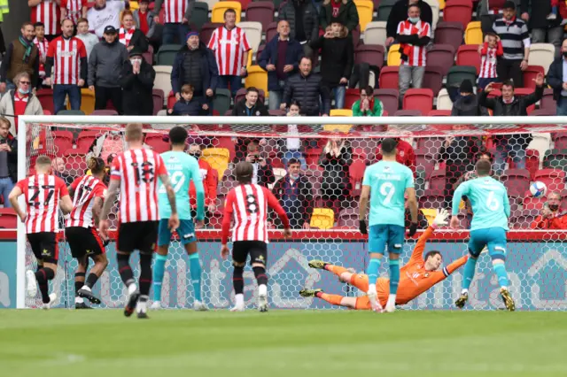 Ivan Toney scores for Brentford