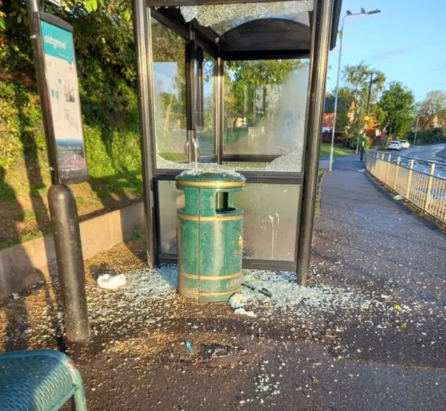 Bus shelter