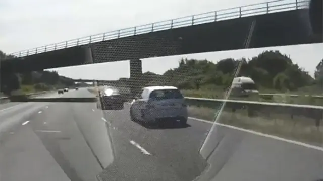 Cars driving over 100mph on M62