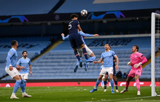 Marquinhos heads against the Manchester City bar