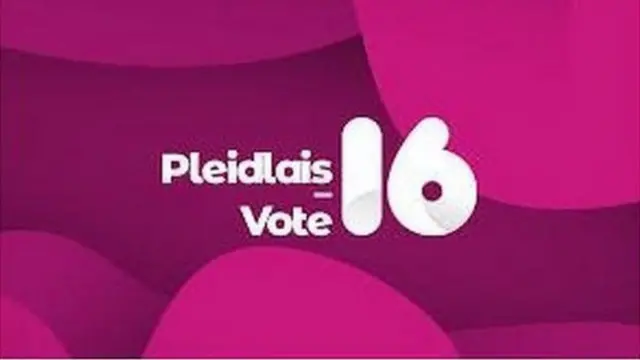 Roedd pobol 16 ac 17 oed yn medru pleidleisio am y tro cyntaf