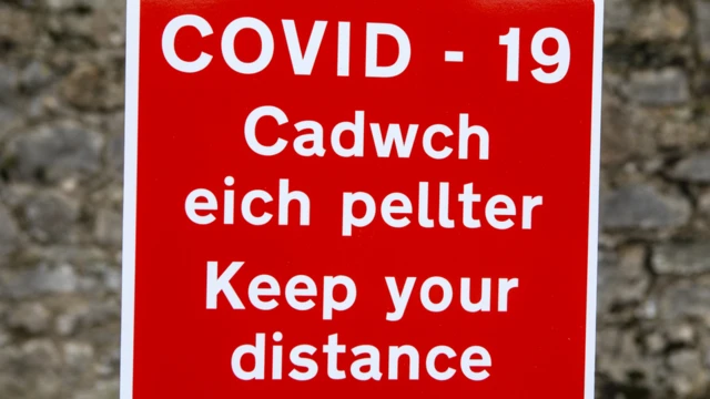 Covid-19 social distancing sign