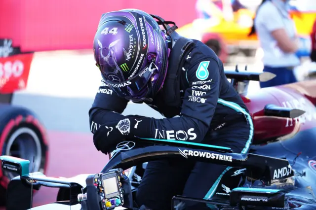 Lewis Hamilton secures pole in 2021