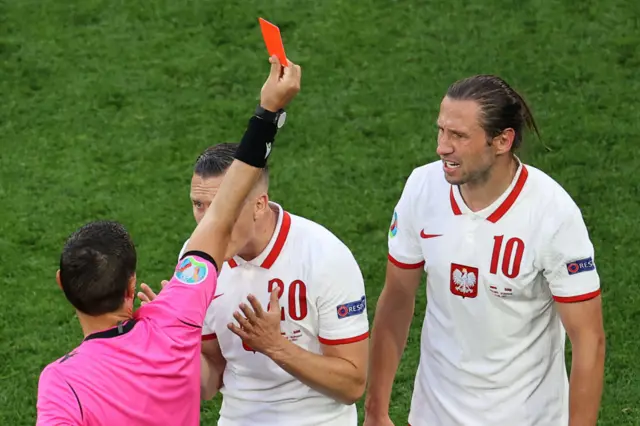 Grzegorz Krychowiak being sent off