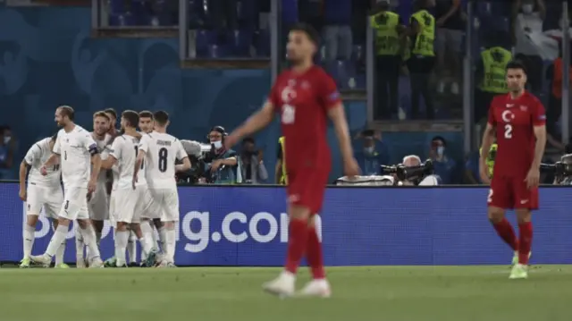 Italy celebrate against Turkey