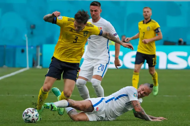 Hamsik tackles Sweden