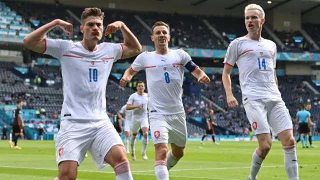 Patrik Schick (left) celebrates