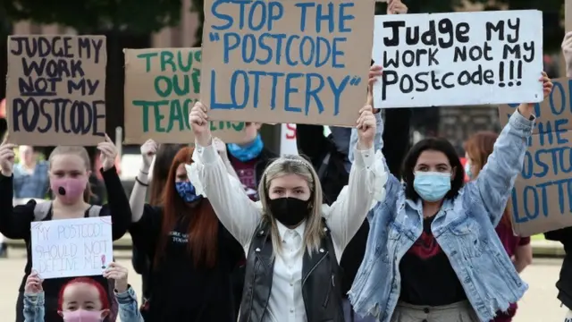 Scottish pupils protest