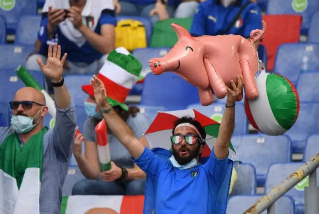 Italy fans