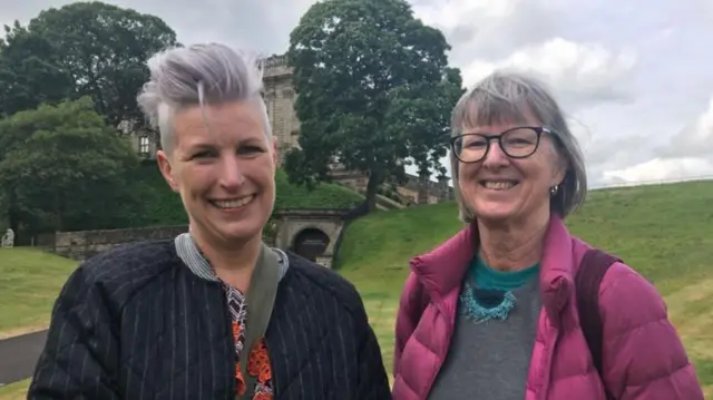 Jayne Childs (l) and Gail Baxter