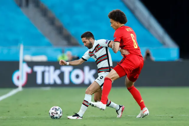 Axel Witsel defending