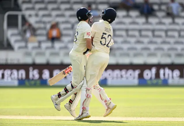 Joe Root and Dom Sibley