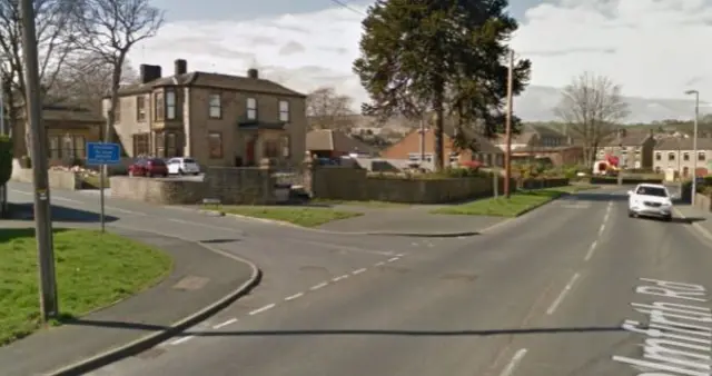 Junction of Holmfirth Road and Tinker Lane