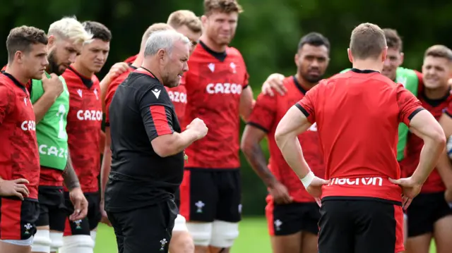 Wayne Pivac with Wales players