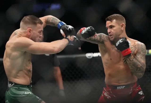 Dustin Poirier fights Conor McGregor at UFC 264