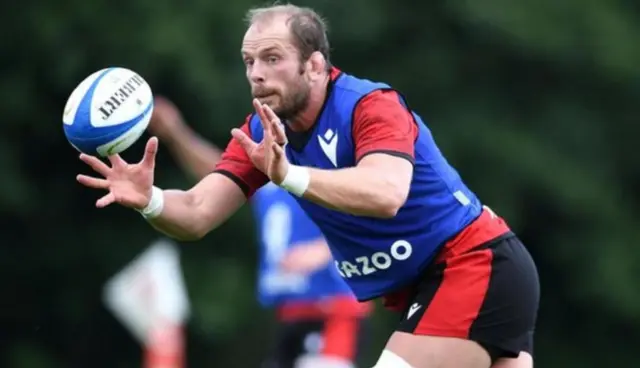 Alun Wyn Jones in training