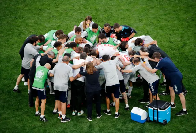 Spanish team huddle