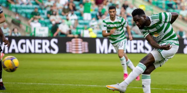 Odsonne Edouard shoots just over the top