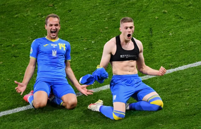 Artem Dovbyk and Yevhen Makarenko celebrating