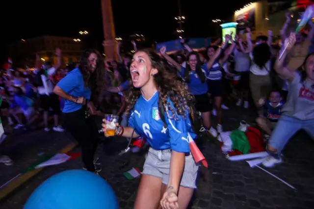 Italy fans