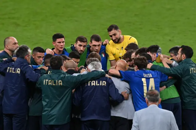 Italy huddle