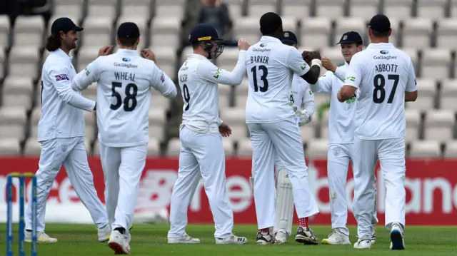 Hampshire dismiss Amar Virdi