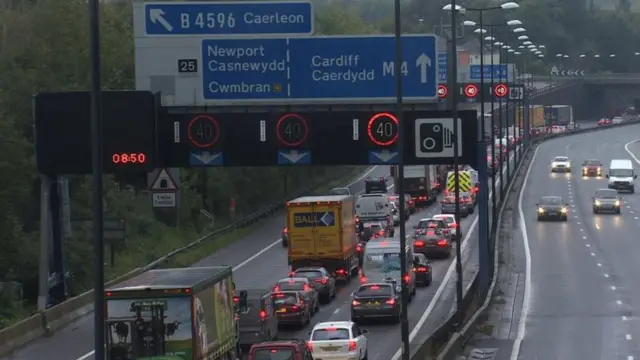 'Adeiladwch ffordd liniaru'r M4' medd y Ceidwadwyr Cymreig