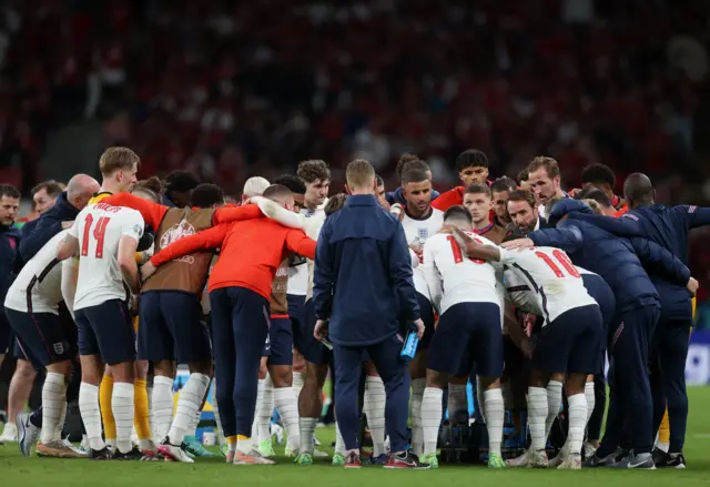 England huddle at FT