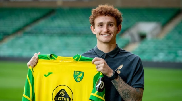 Josh Sargent signs for Norwich