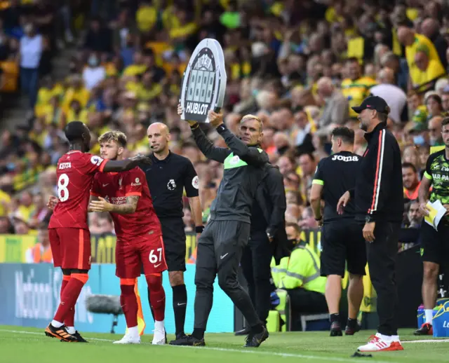 Harvey Elliott replaces Naby Keita for Liverpool