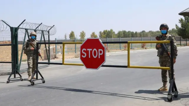 Guards at the Uzbekistan-Afghanistan border