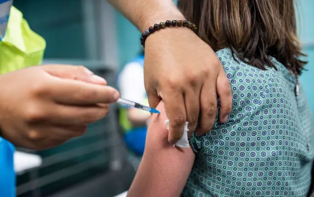 A Pfizer vaccination in Madrid