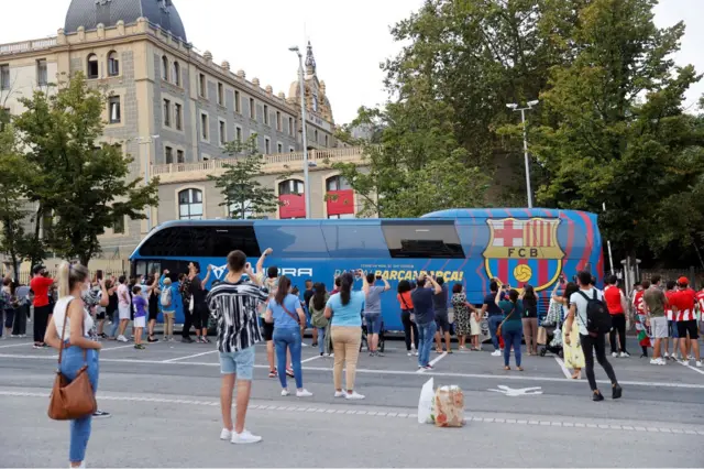 Barcelona bus arrives