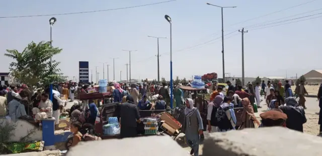 Crowds at Kabul airport. 21 Aug 2021