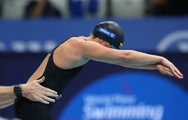 Suzanna Hext dives into the pool for her S5 category swim