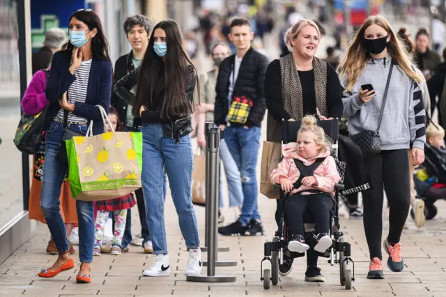 Shoppers in Edinburgh