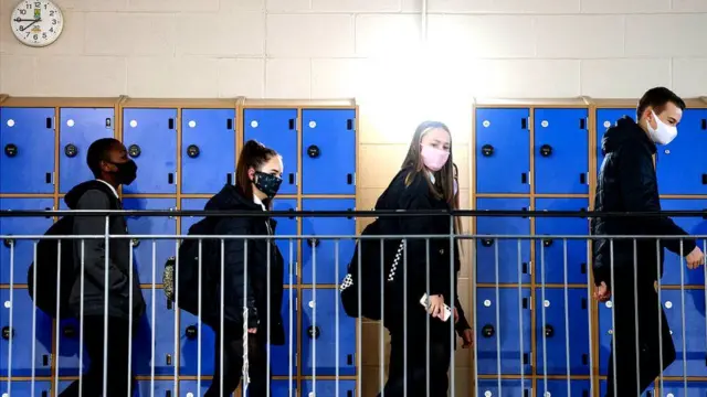 School pupils in masks