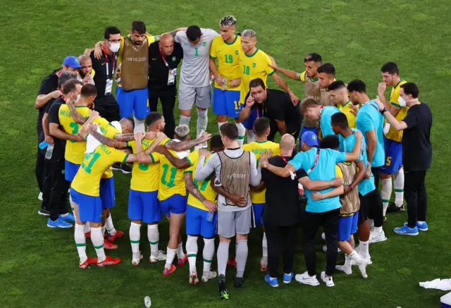 Brazil huddle