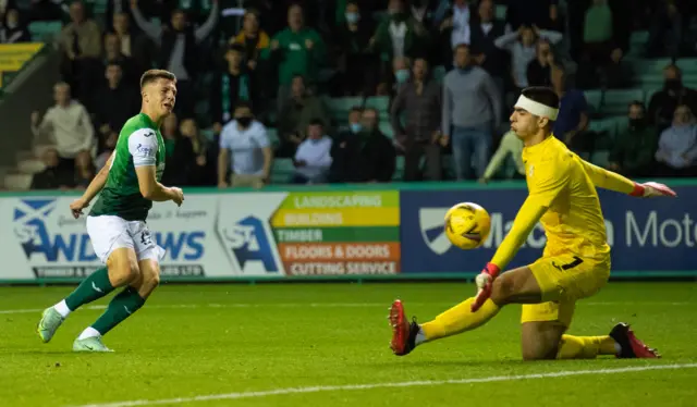 Daniel Mackay came close to winning the game for Hibs