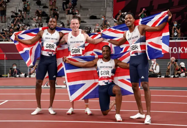 4/100m Men win silver medal - Richard Kilty (second left)