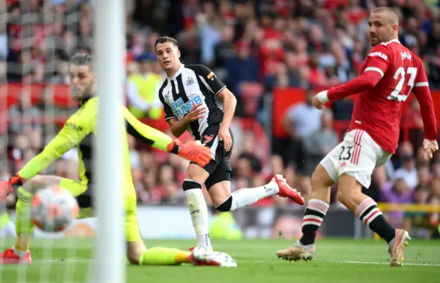 Javier Manquillo scores for Newcastle