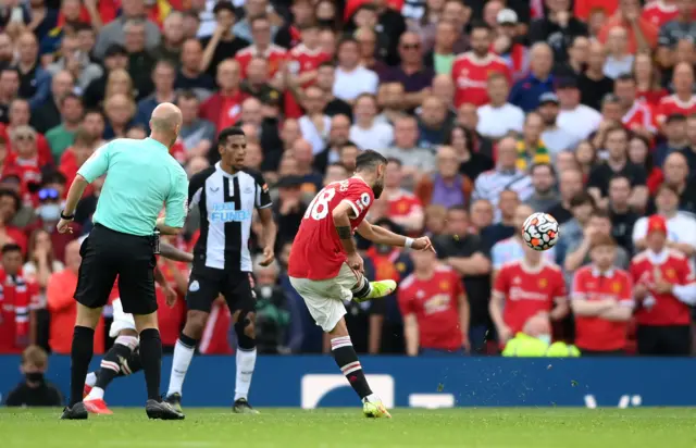 Bruno Fernandes scores for Manchester United