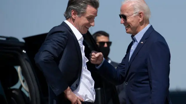 President Joe Biden campaigned with California Governor Gavin Newsom (L) near Los Angeles