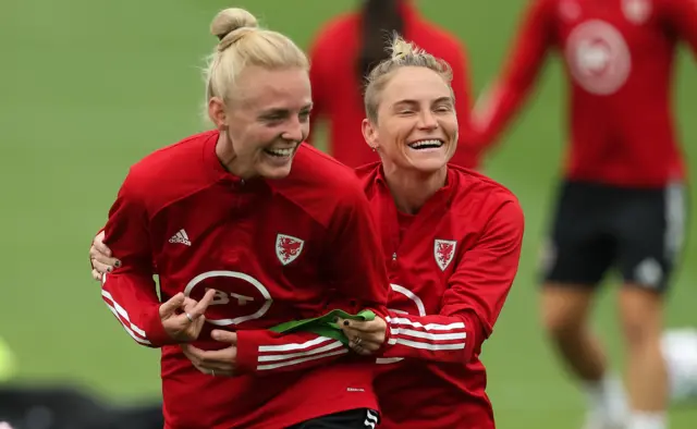 Sophie Ingle and Jess Fishlock