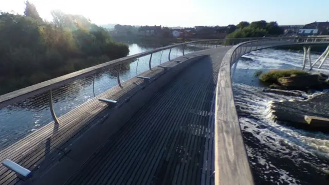 Castleford footbridge