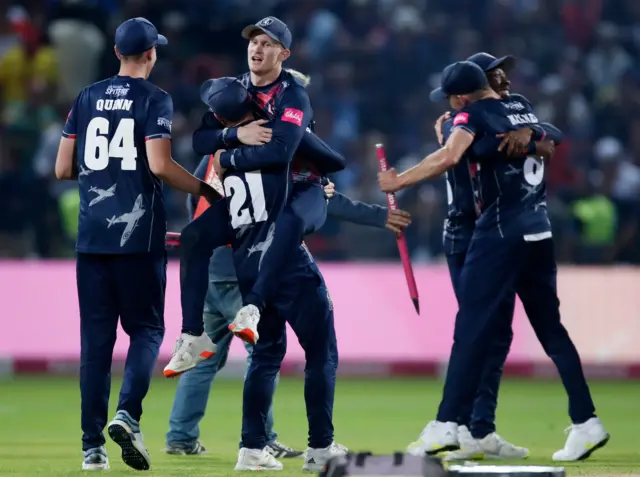 Kent celebrate victory